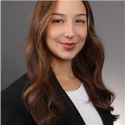 Studentin mit Englisch C1 IELTS Zertifikat hilft Dir Englisch schneller zu lernen